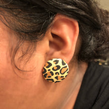 Load image into Gallery viewer, Leopard Button Earring
