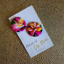Load image into Gallery viewer, Hawaiian Button Earring
