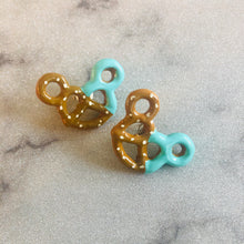 Load image into Gallery viewer, Pretzel Earring
